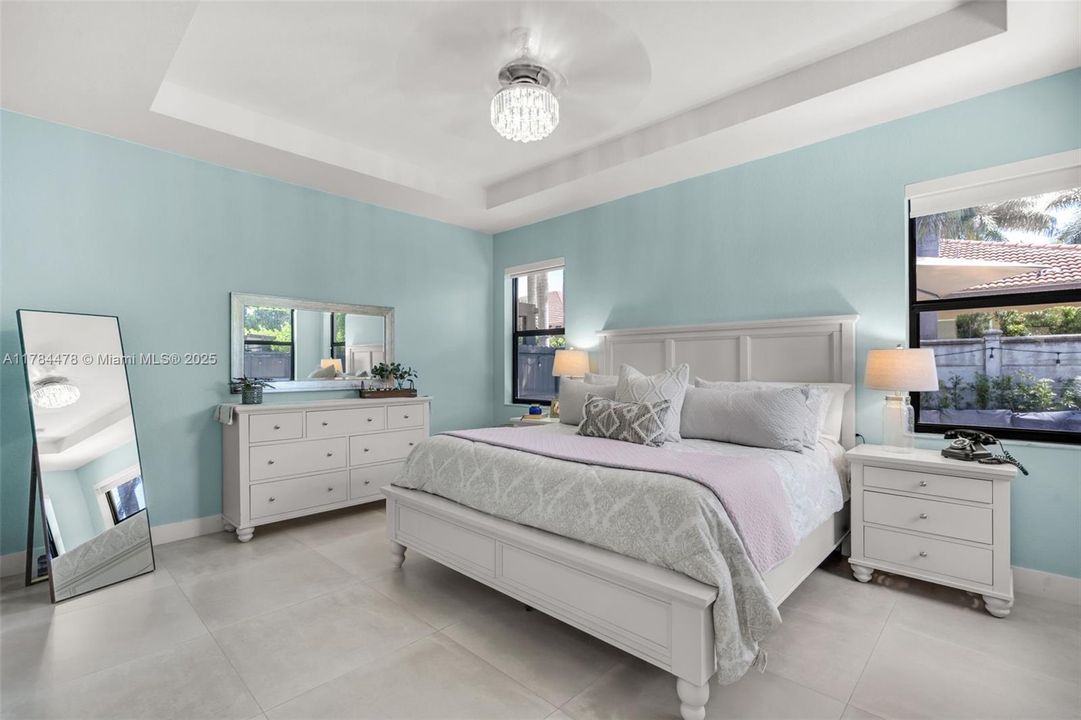 最近售出: $912,000 (4 贝兹, 3 浴室, 0 平方英尺)