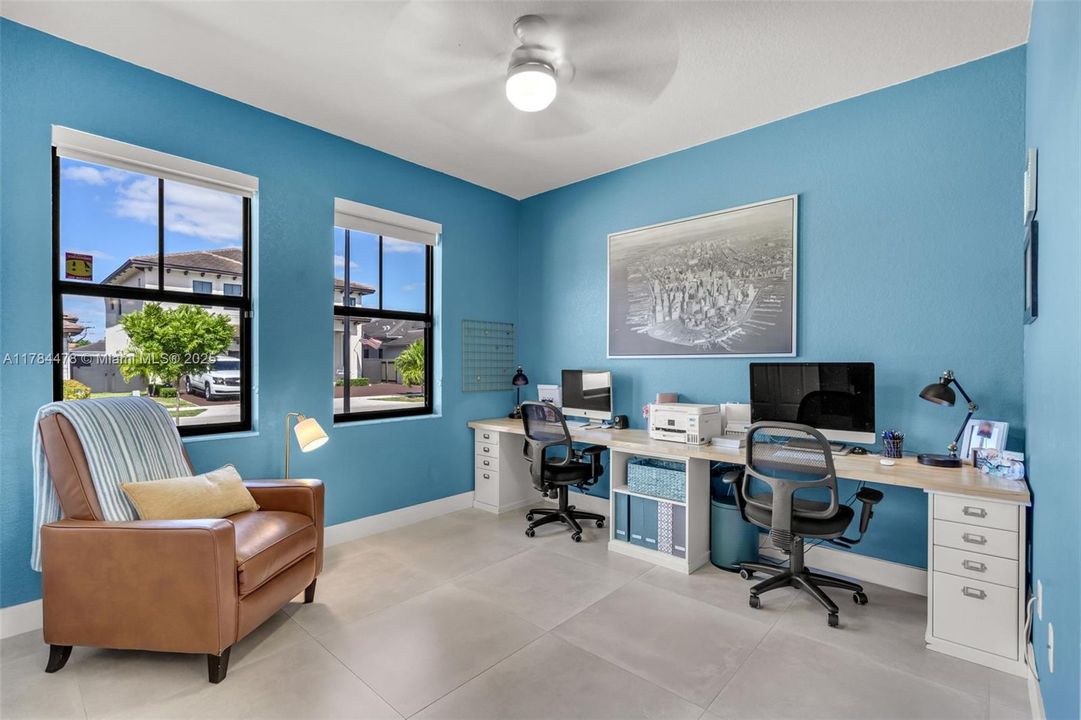 最近售出: $912,000 (4 贝兹, 3 浴室, 0 平方英尺)