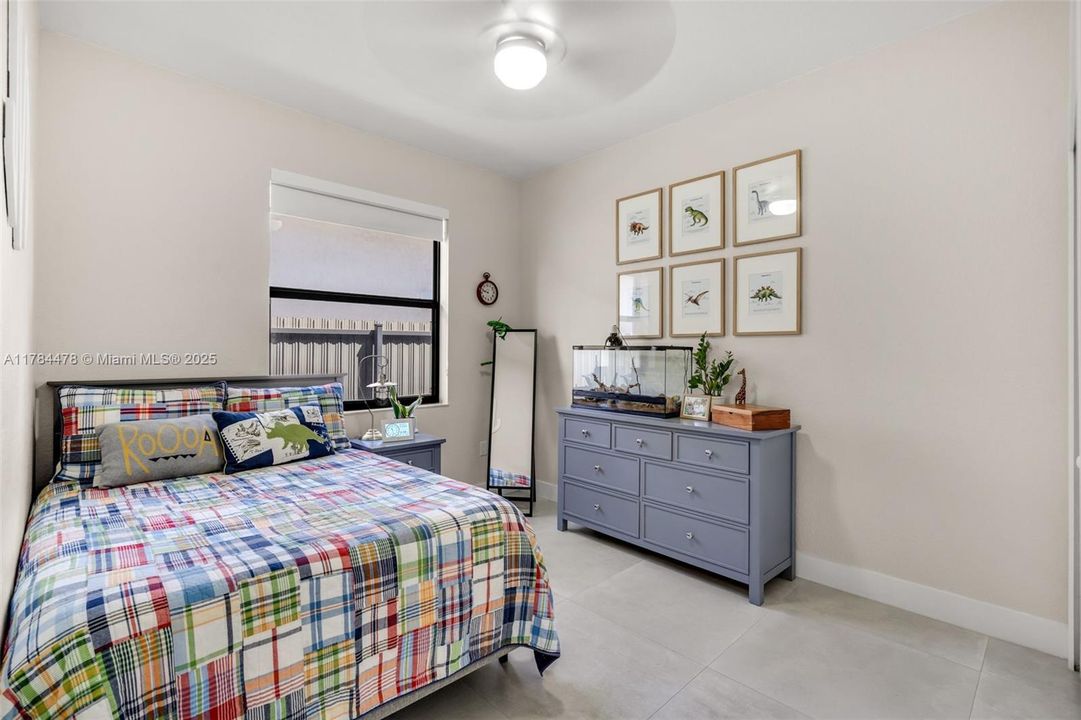 最近售出: $912,000 (4 贝兹, 3 浴室, 0 平方英尺)