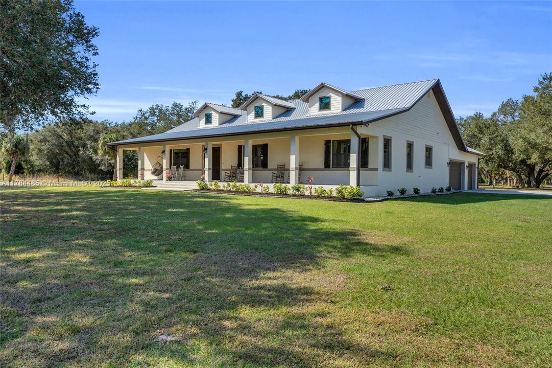 Active With Contract: $1,299,900 (4 beds, 3 baths, 3092 Square Feet)