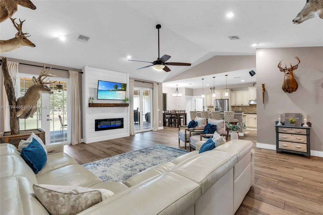 Active With Contract: $1,299,900 (4 beds, 3 baths, 3092 Square Feet)