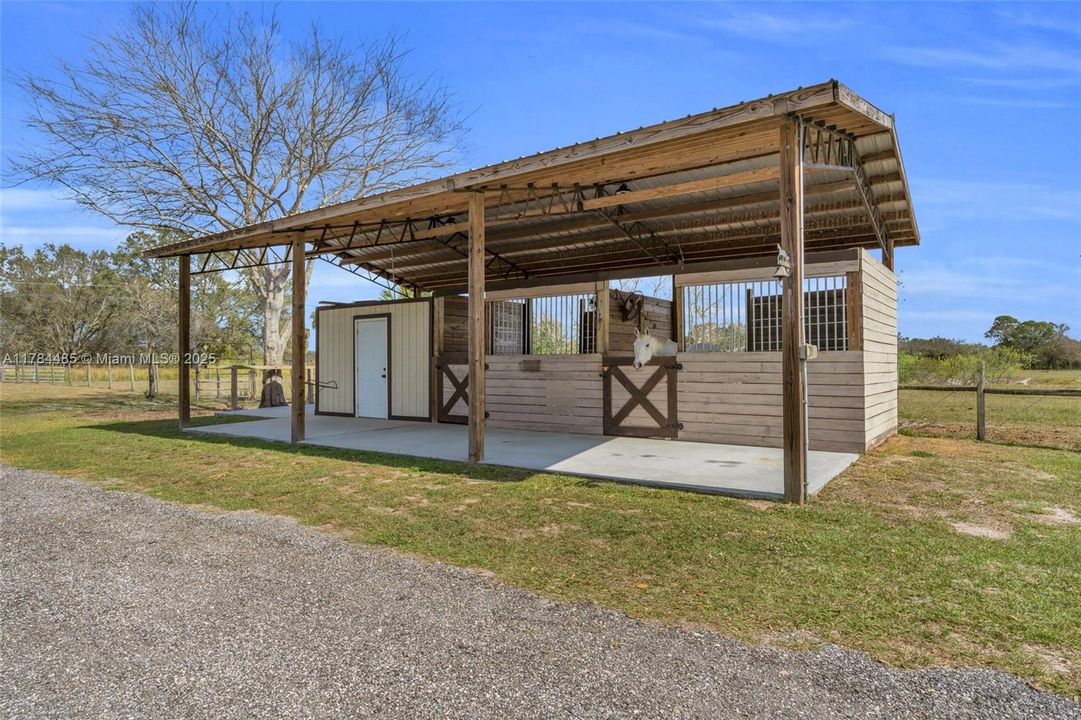 Active With Contract: $1,299,900 (4 beds, 3 baths, 3092 Square Feet)