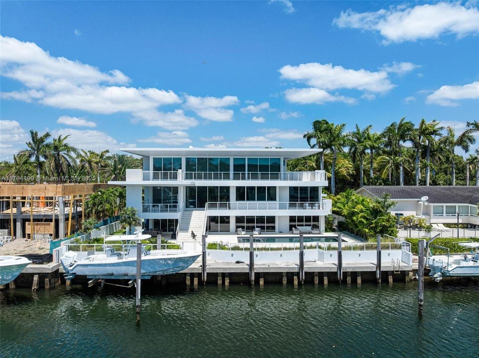 For Sale: $19,700,000 (6 beds, 7 baths, 6810 Square Feet)