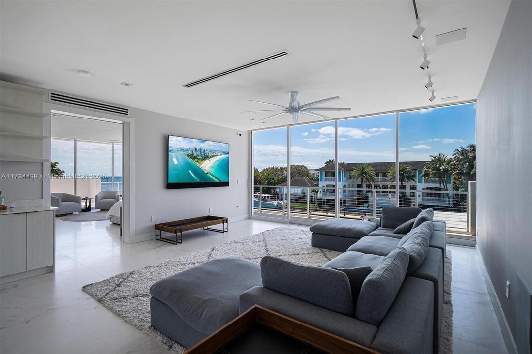 For Sale: $19,700,000 (6 beds, 7 baths, 6810 Square Feet)