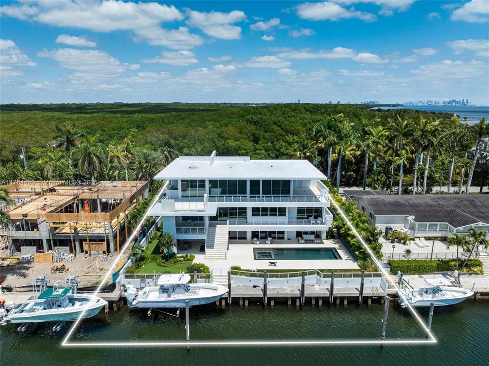 For Sale: $19,700,000 (6 beds, 7 baths, 6810 Square Feet)