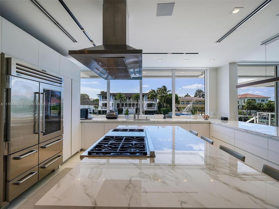 For Sale: $19,700,000 (6 beds, 7 baths, 6810 Square Feet)