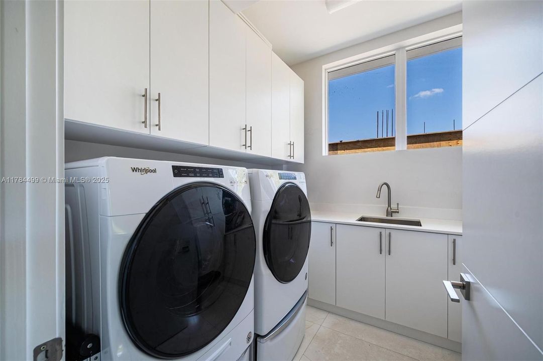 For Sale: $19,700,000 (6 beds, 7 baths, 6810 Square Feet)