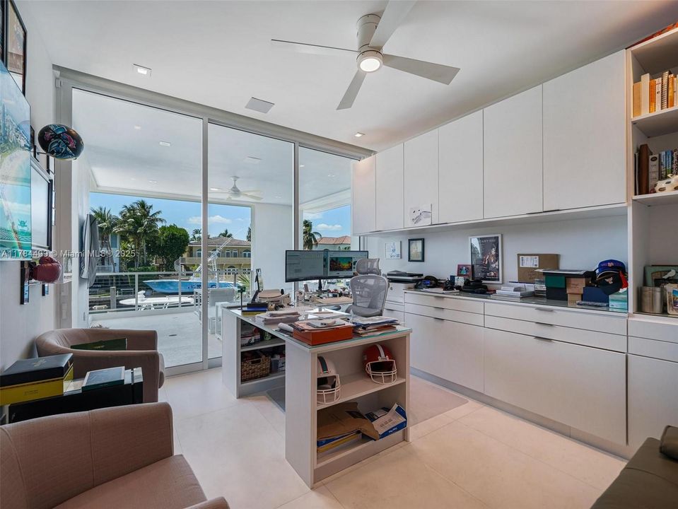 For Sale: $19,700,000 (6 beds, 7 baths, 6810 Square Feet)