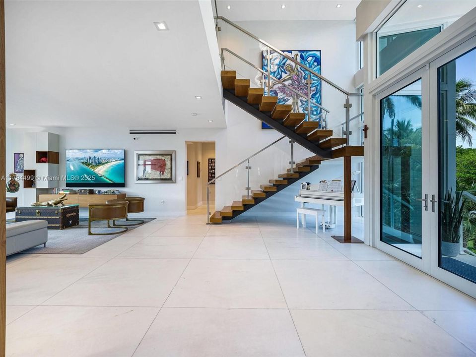 For Sale: $19,700,000 (6 beds, 7 baths, 6810 Square Feet)