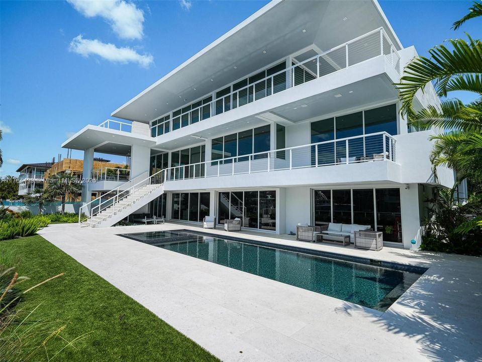 For Sale: $19,700,000 (6 beds, 7 baths, 6810 Square Feet)