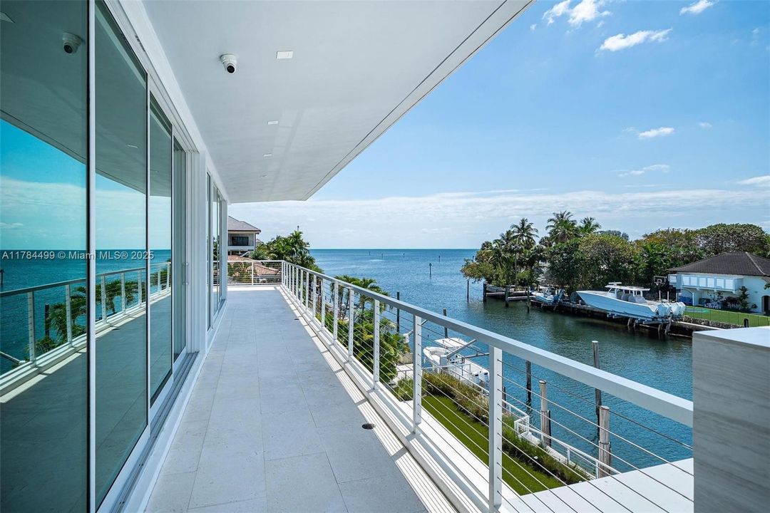 For Sale: $19,700,000 (6 beds, 7 baths, 6810 Square Feet)