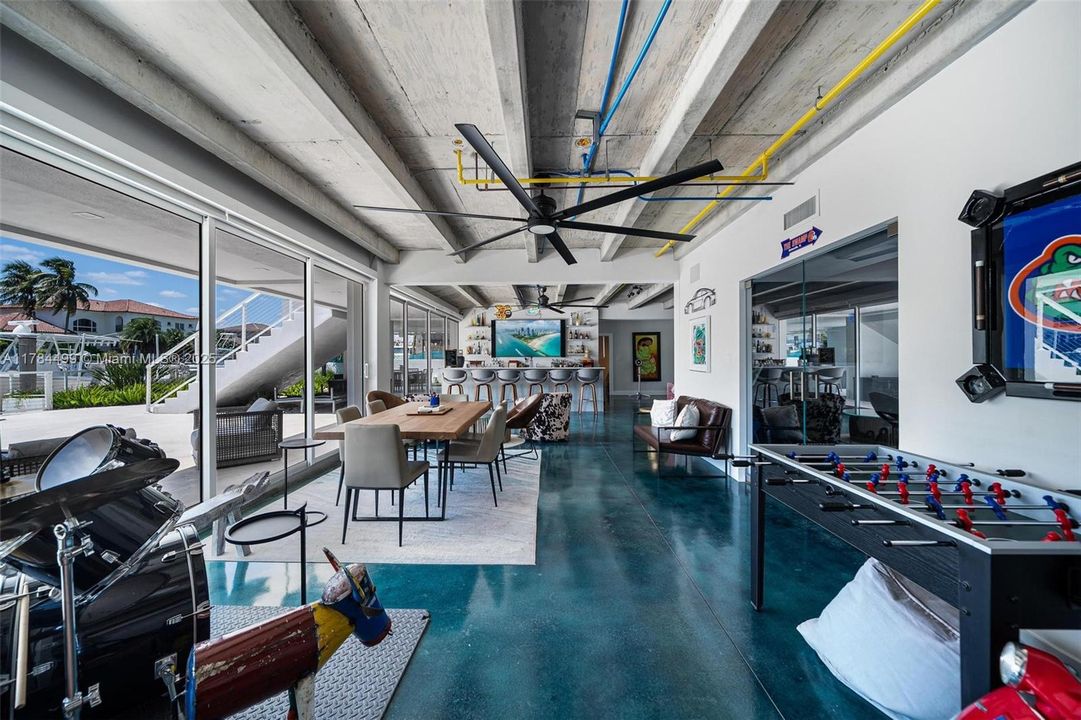 For Sale: $19,700,000 (6 beds, 7 baths, 6810 Square Feet)