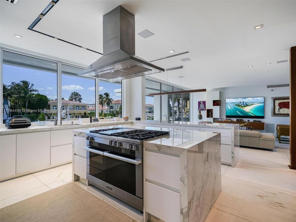 For Sale: $19,700,000 (6 beds, 7 baths, 6810 Square Feet)