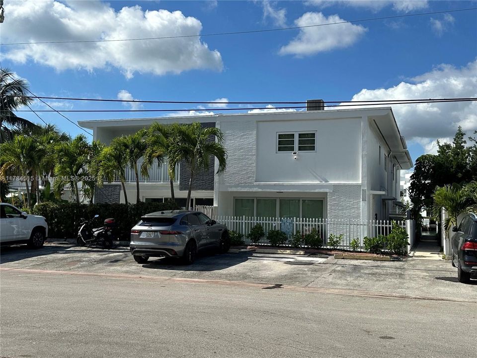 最近租的: $4,195 (3 贝兹, 2 浴室, 1632 平方英尺)