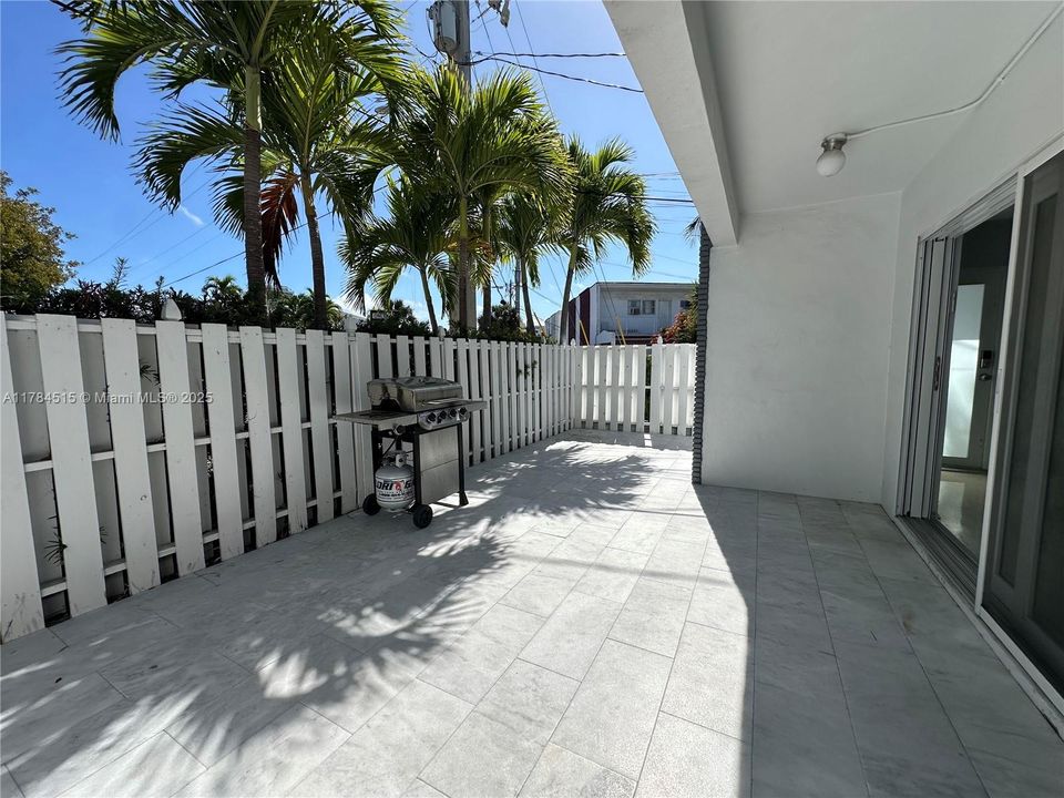 最近租的: $4,195 (3 贝兹, 2 浴室, 1632 平方英尺)