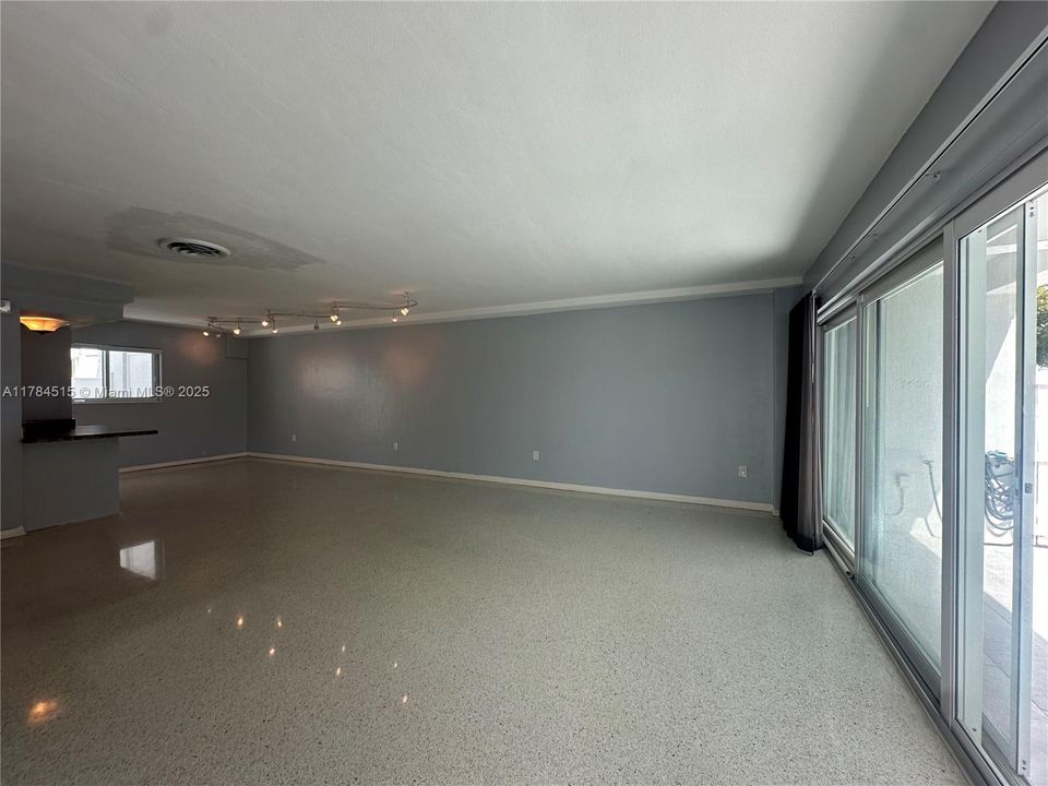 最近租的: $4,195 (3 贝兹, 2 浴室, 1632 平方英尺)