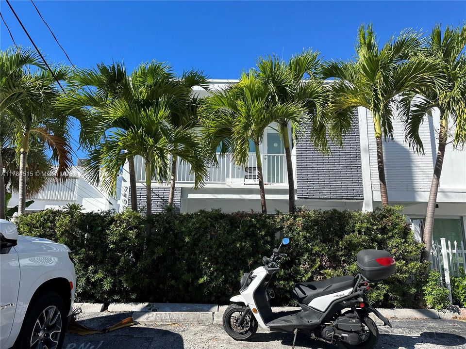 最近租的: $4,195 (3 贝兹, 2 浴室, 1632 平方英尺)