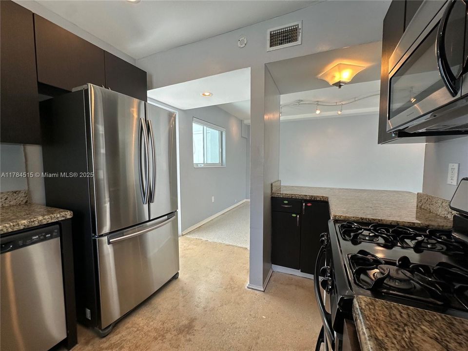 最近租的: $4,195 (3 贝兹, 2 浴室, 1632 平方英尺)