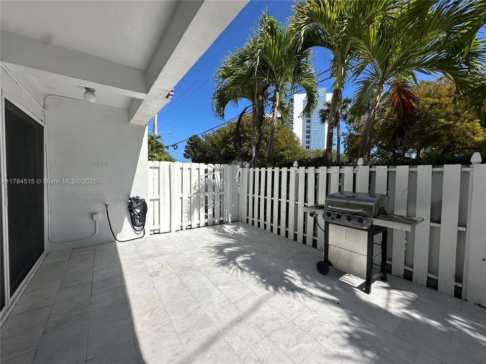 最近租的: $4,195 (3 贝兹, 2 浴室, 1632 平方英尺)