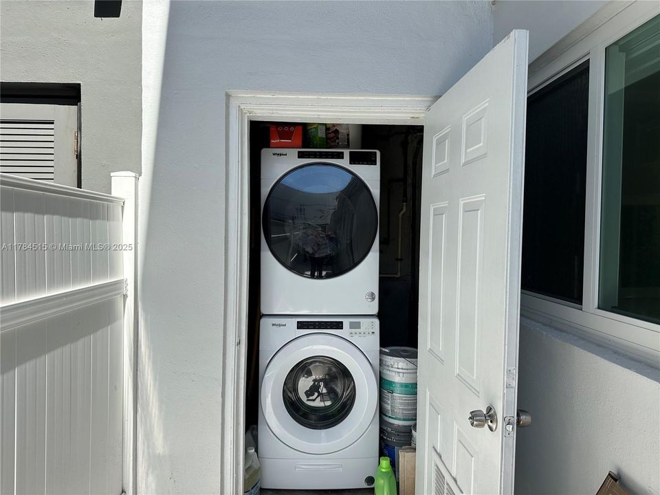 最近租的: $4,195 (3 贝兹, 2 浴室, 1632 平方英尺)