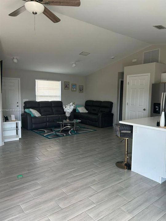 Recently Rented: $2,400 (4 beds, 2 baths, 0 Square Feet)