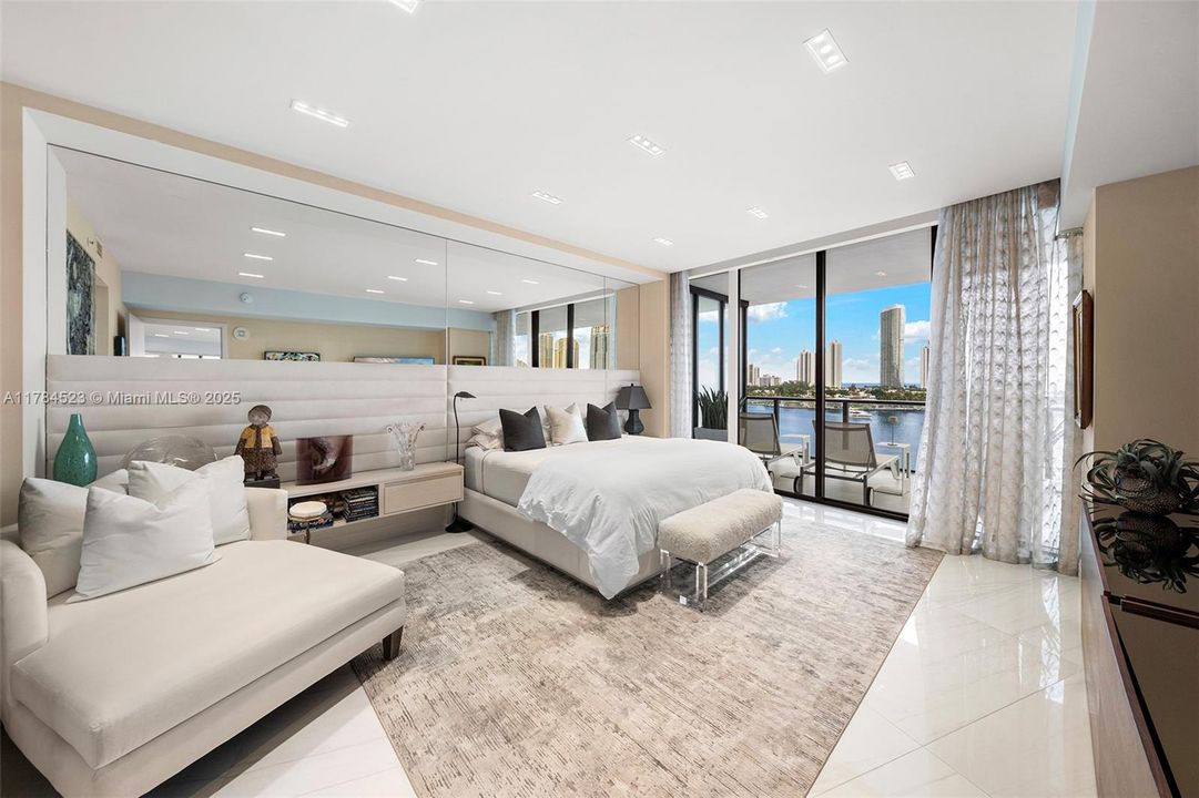 Recently Sold: $3,750,000 (4 beds, 5 baths, 3461 Square Feet)
