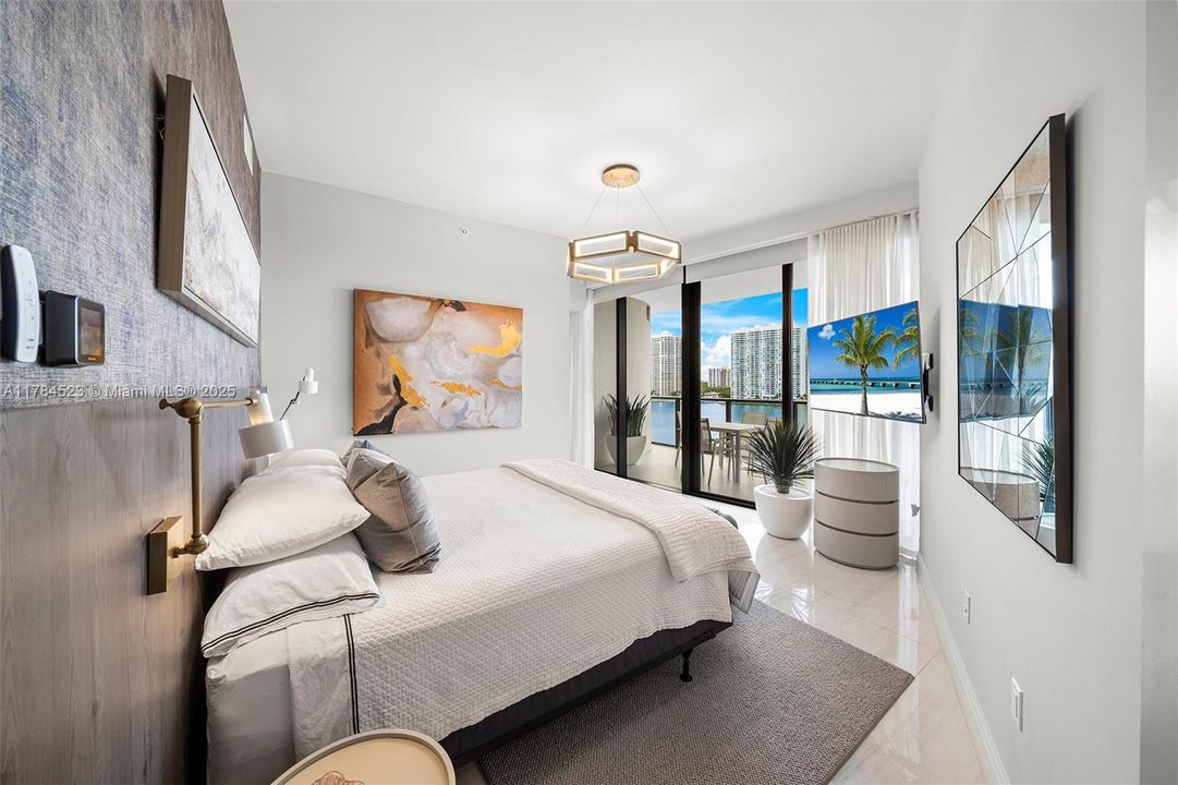 Recently Sold: $3,750,000 (4 beds, 5 baths, 3461 Square Feet)