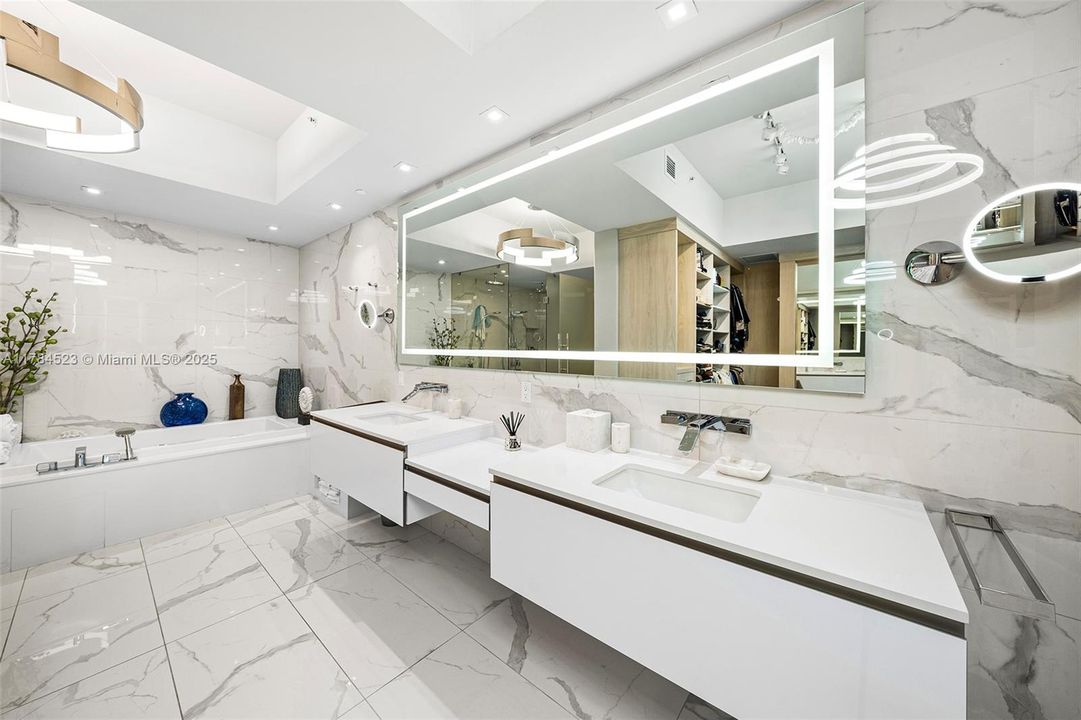 Recently Sold: $3,750,000 (4 beds, 5 baths, 3461 Square Feet)