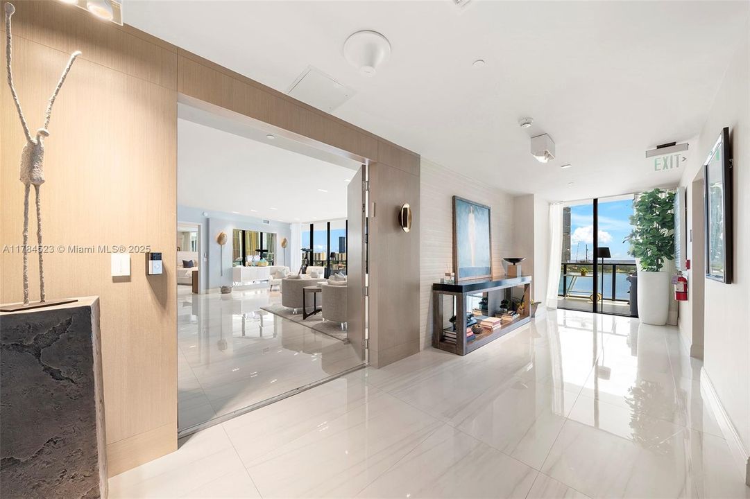 Recently Sold: $3,750,000 (4 beds, 5 baths, 3461 Square Feet)