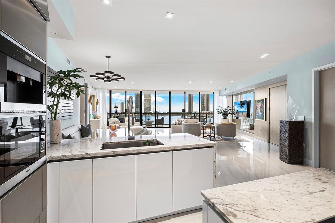 Recently Sold: $3,750,000 (4 beds, 5 baths, 3461 Square Feet)