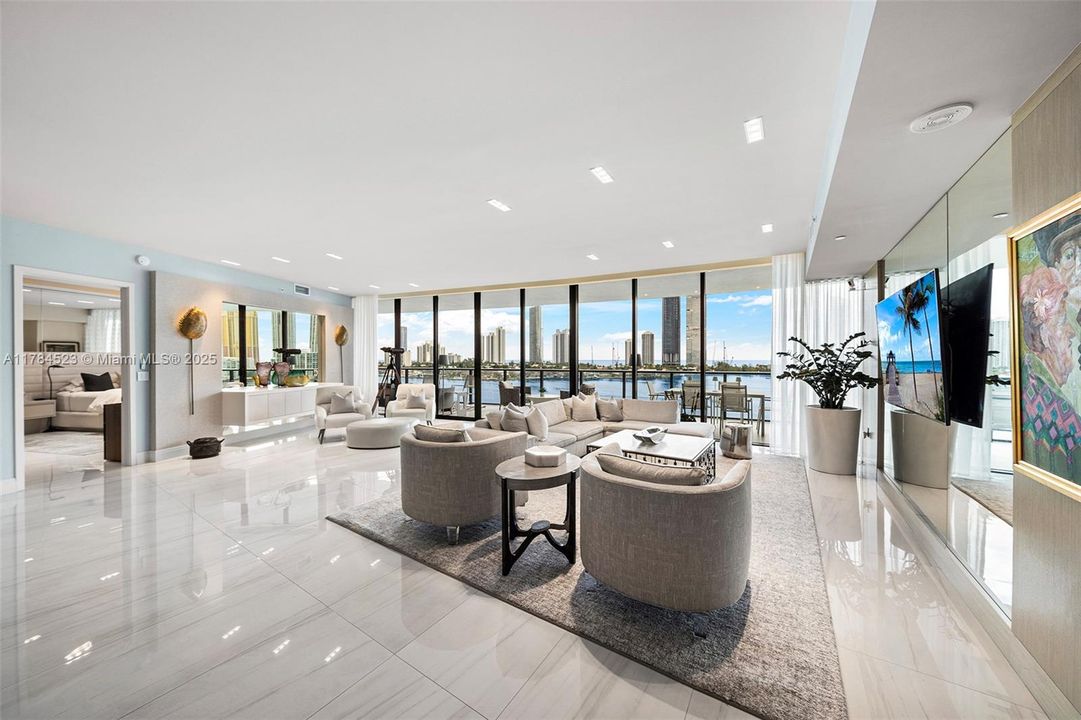 Recently Sold: $3,750,000 (4 beds, 5 baths, 3461 Square Feet)