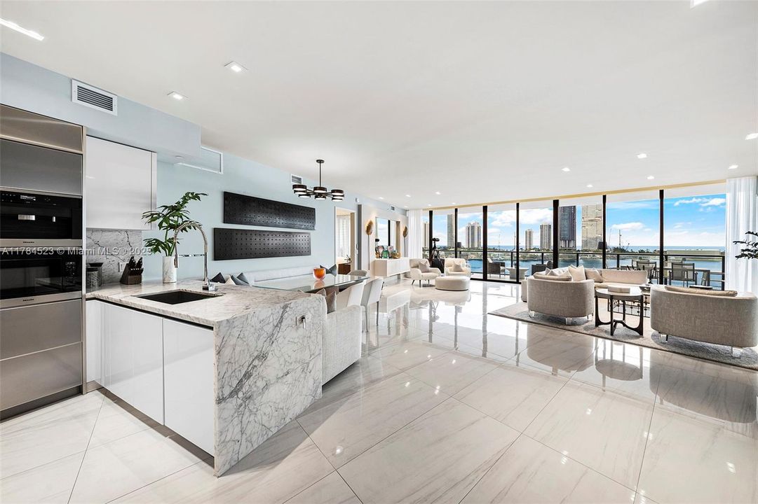 Recently Sold: $3,750,000 (4 beds, 5 baths, 3461 Square Feet)