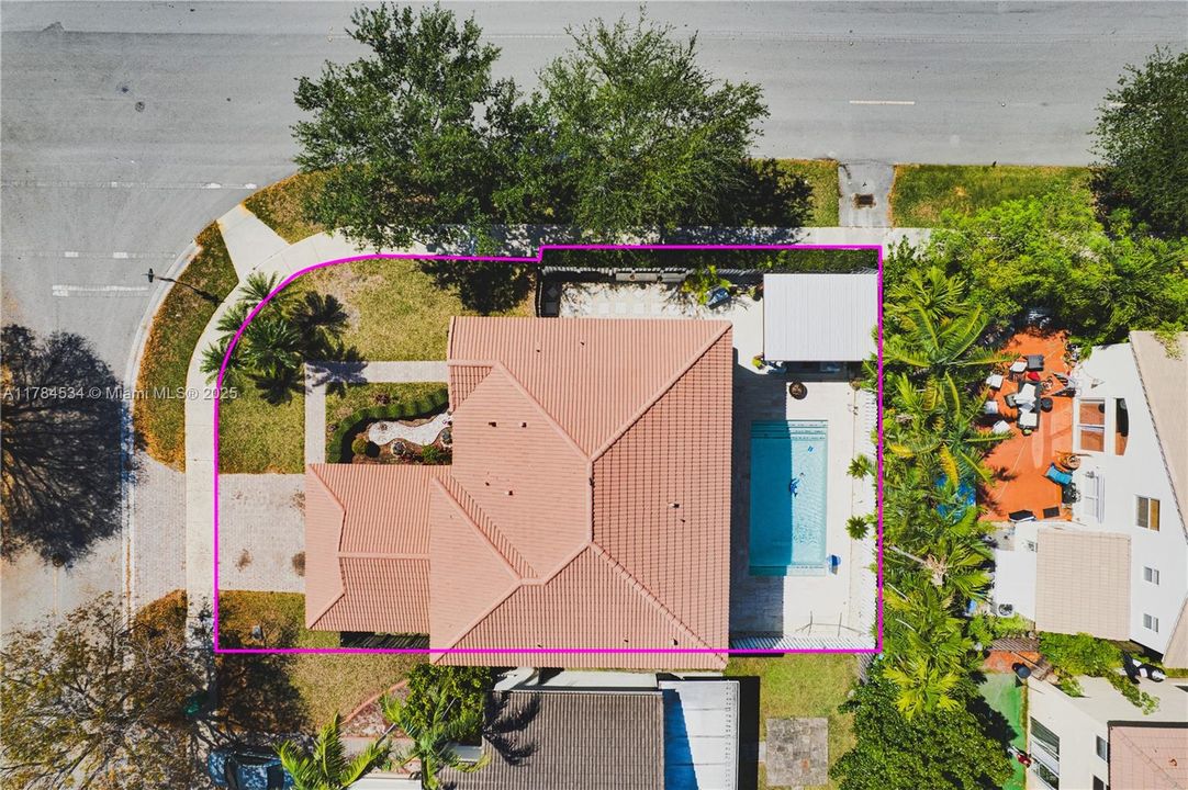 Недавно продано: $630,000 (5 спален, 3 ванн, 2552 Квадратных фут)