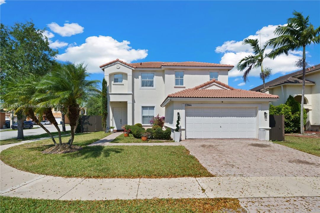 Недавно продано: $630,000 (5 спален, 3 ванн, 2552 Квадратных фут)