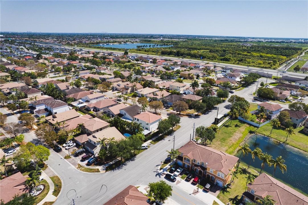 Недавно продано: $630,000 (5 спален, 3 ванн, 2552 Квадратных фут)