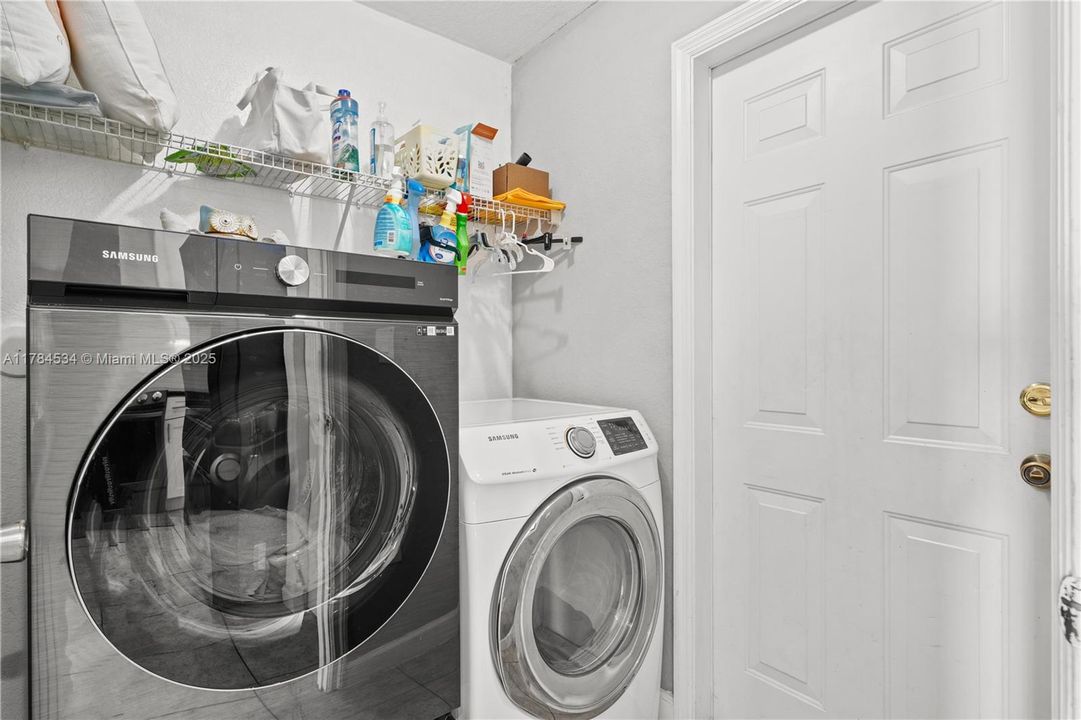 Недавно продано: $630,000 (5 спален, 3 ванн, 2552 Квадратных фут)