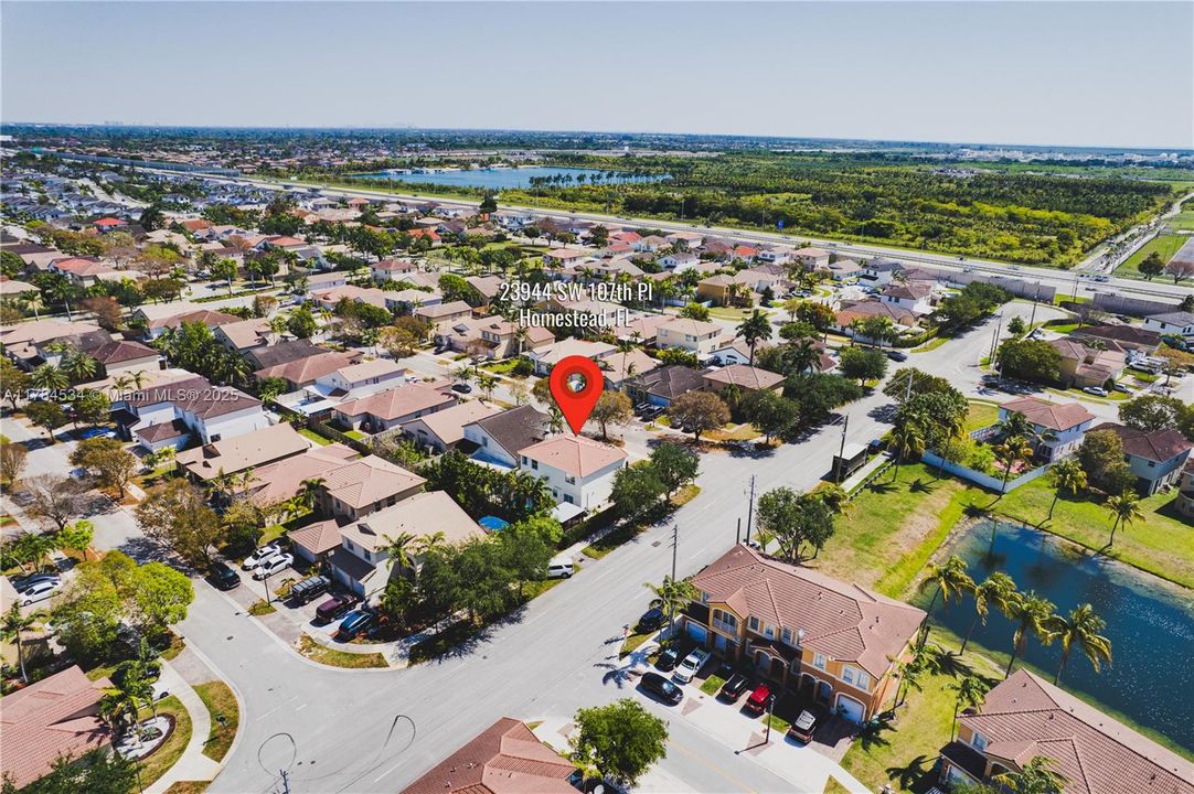 Недавно продано: $630,000 (5 спален, 3 ванн, 2552 Квадратных фут)