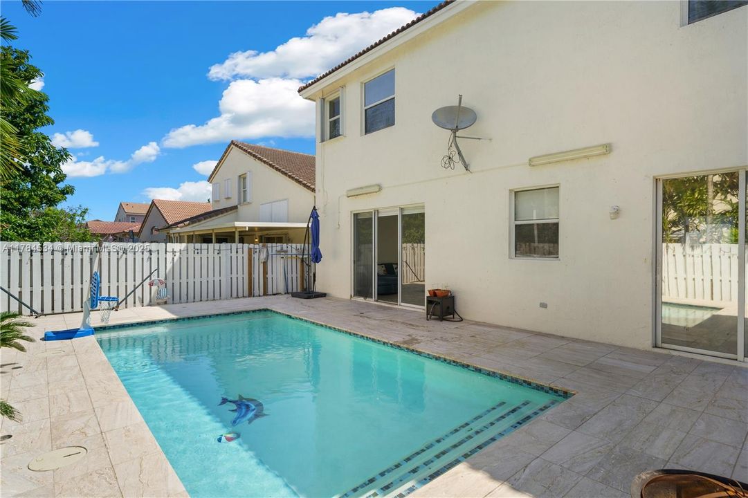 Недавно продано: $630,000 (5 спален, 3 ванн, 2552 Квадратных фут)