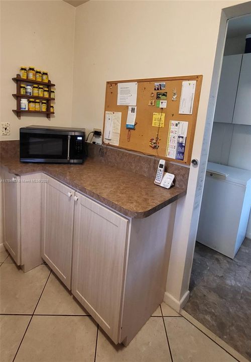 For Sale: $450,000 (3 beds, 1 baths, 1364 Square Feet)