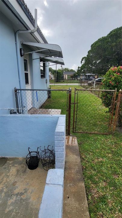 For Sale: $450,000 (3 beds, 1 baths, 1364 Square Feet)