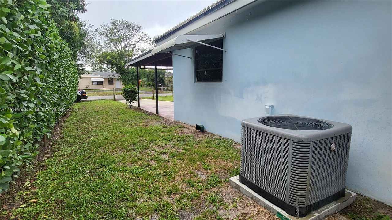 For Sale: $450,000 (3 beds, 1 baths, 1364 Square Feet)