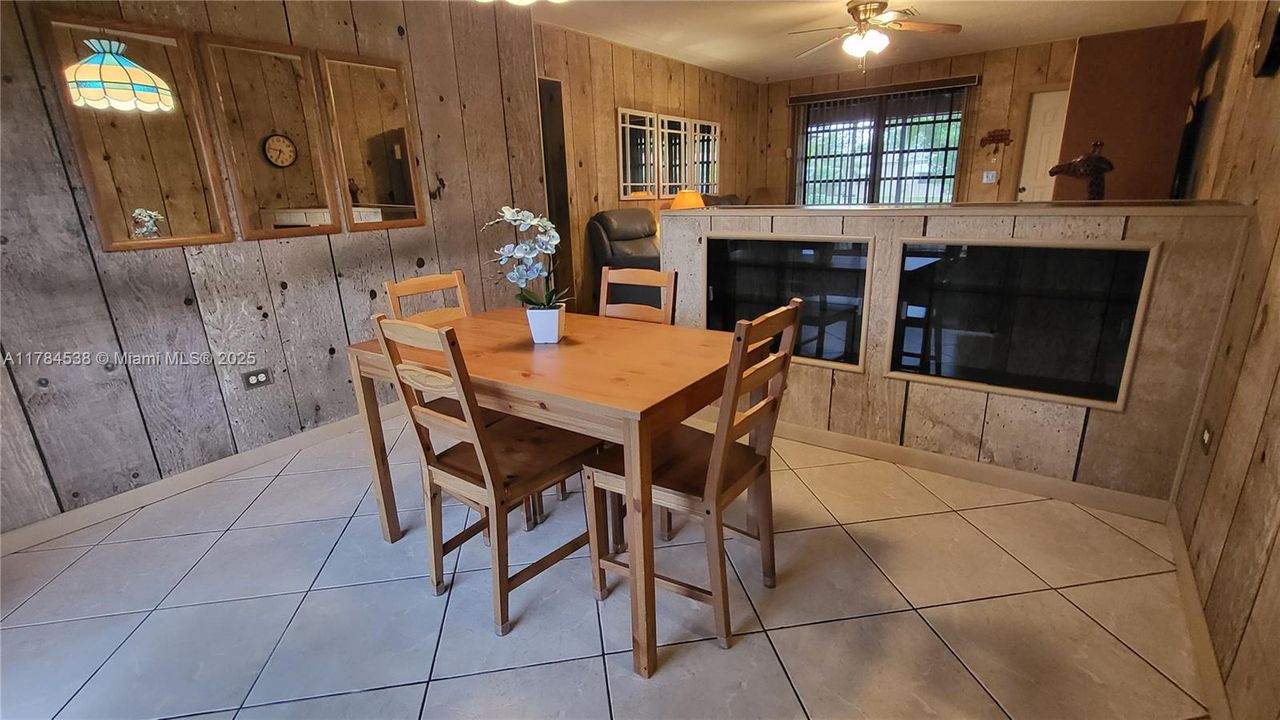 For Sale: $450,000 (3 beds, 1 baths, 1364 Square Feet)