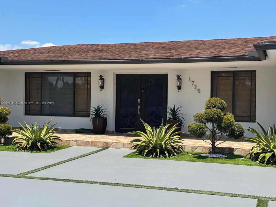 Недавно продано: $799,900 (4 спален, 3 ванн, 2247 Квадратных фут)