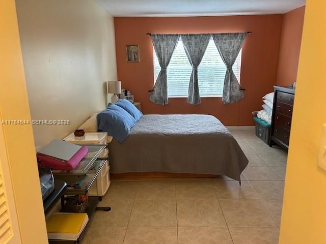For Sale: $99,000 (1 beds, 1 baths, 750 Square Feet)