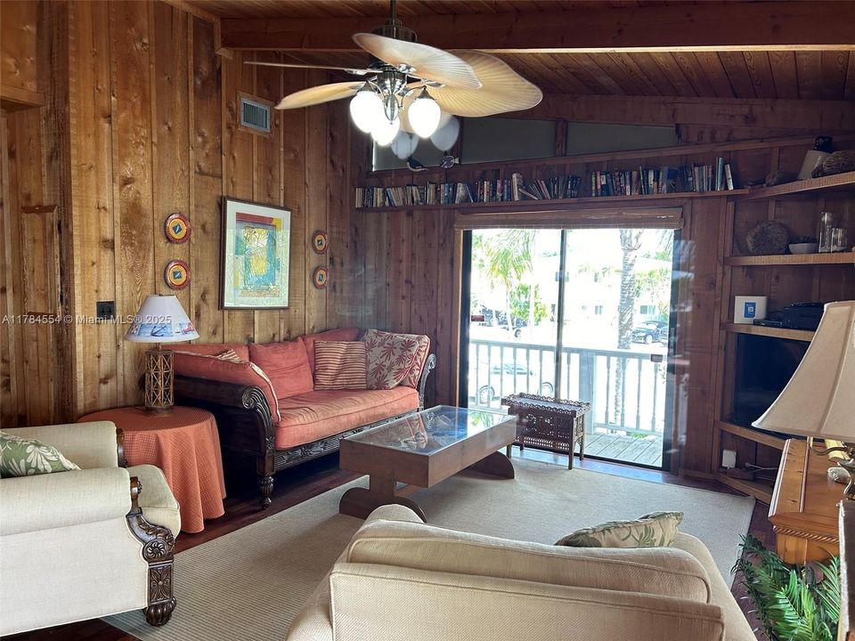 Recently Sold: $2,000,000 (4 beds, 3 baths, 1708 Square Feet)