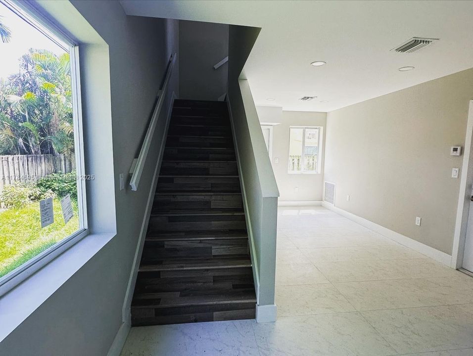 For Sale: $537,500 (0 beds, 0 baths, 1277 Square Feet)