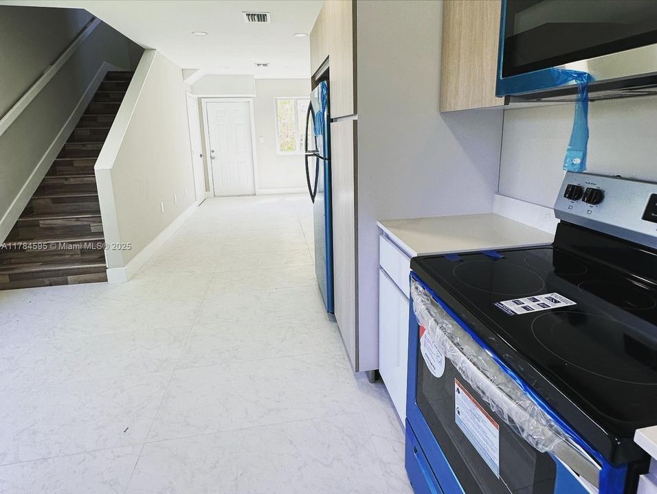 For Sale: $537,500 (0 beds, 0 baths, 1277 Square Feet)