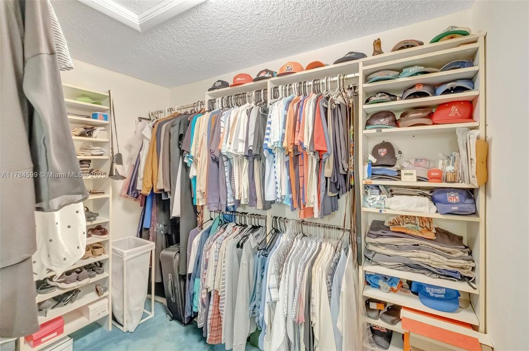 Recently Sold: $824,900 (4 beds, 2 baths, 2239 Square Feet)