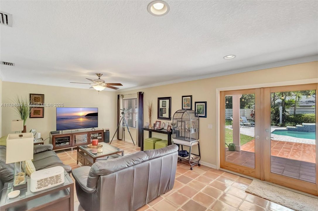 Recently Sold: $824,900 (4 beds, 2 baths, 2239 Square Feet)