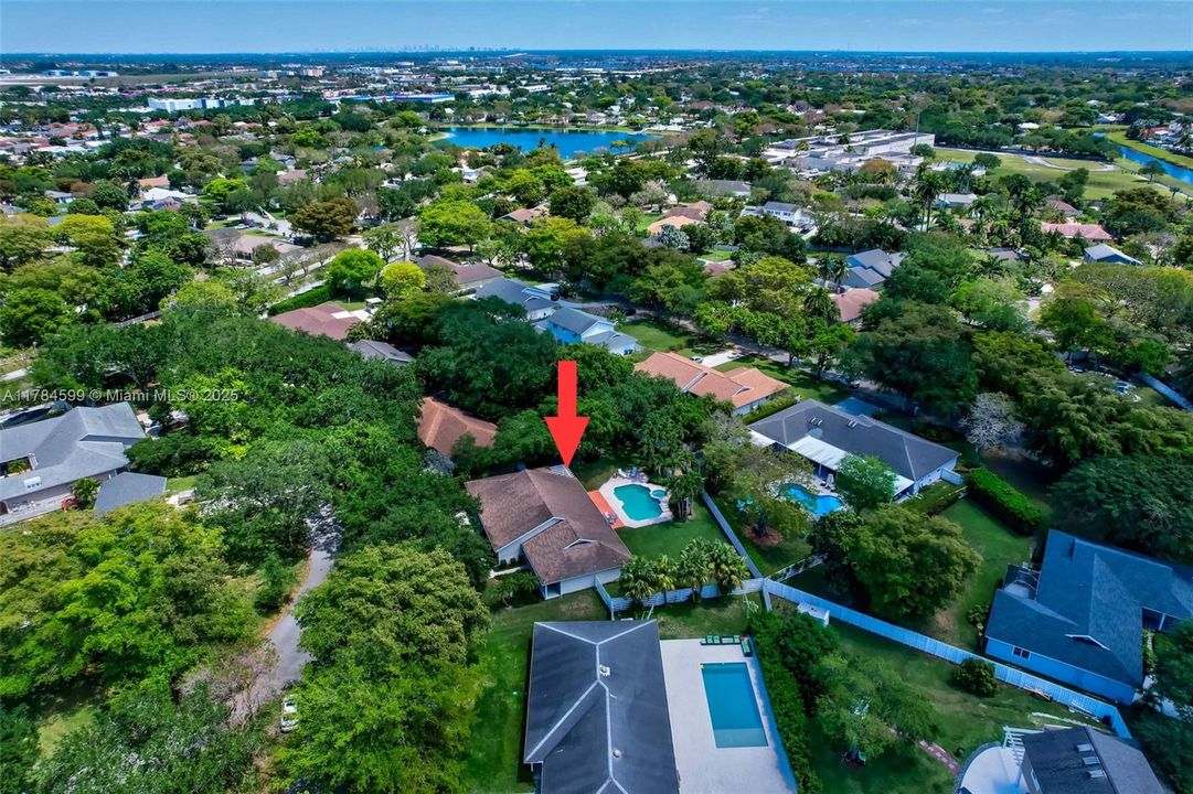 Recently Sold: $824,900 (4 beds, 2 baths, 2239 Square Feet)